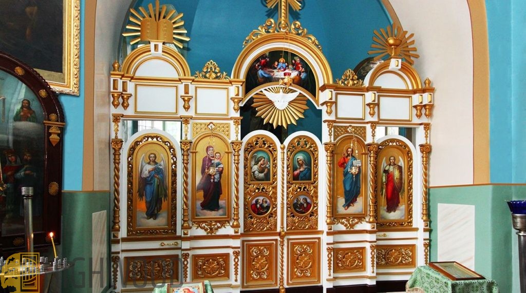 Алтарь с сусальным золотом