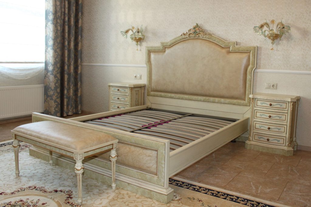 Кровать классика